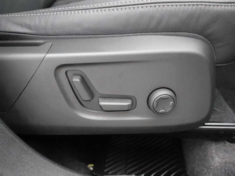 2025 (75) VOLVO XC40 2.0 B4P Ultra Dark 5dr Auto *VAT QUALIFYING* 5144769