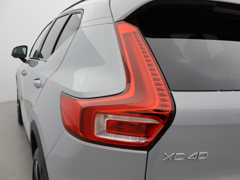 2025 (75) VOLVO XC40 2.0 B4P Ultra Dark 5dr Auto *VAT QUALIFYING* 5144747