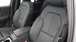 2025 (75) VOLVO XC40 2.0 B4P Ultra Dark 5dr Auto *VAT QUALIFYING* 5144773
