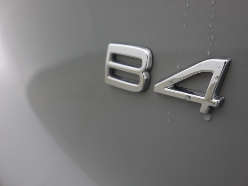 2025 (75) VOLVO XC40 2.0 B4P Ultra Dark 5dr Auto *VAT QUALIFYING* 5144749