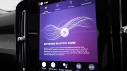 2025 (75) VOLVO XC40 2.0 B4P Ultra Dark 5dr Auto *VAT QUALIFYING* 5144786