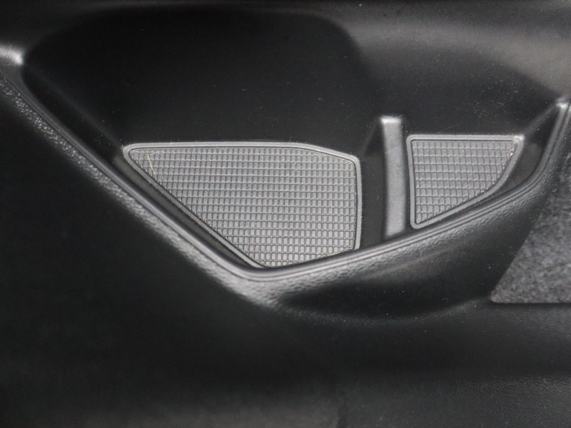 2025 (75) VOLVO XC40 2.0 B4P Ultra Dark 5dr Auto *VAT QUALIFYING* 5144760