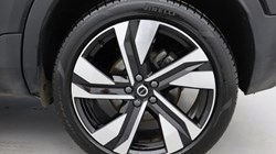 2025 (75) VOLVO XC40 2.0 B4P Ultra Dark 5dr Auto *VAT QUALIFYING* 5223457