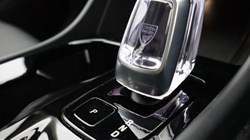 2025 (75) VOLVO XC40 2.0 B4P Ultra Dark 5dr Auto *VAT QUALIFYING* 5223496