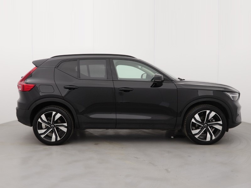 2025 (75) VOLVO XC40 2.0 B4P Ultra Dark 5dr Auto *VAT QUALIFYING* 5223444