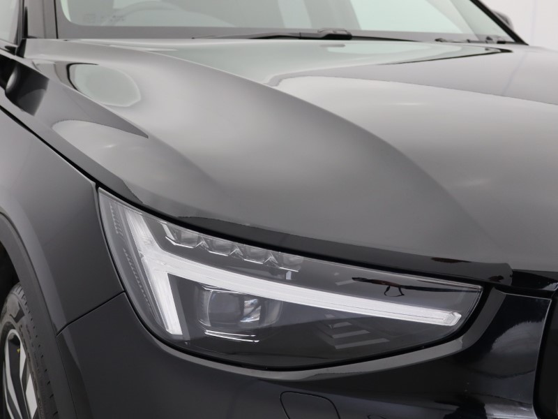 2025 (75) VOLVO XC40 2.0 B4P Ultra Dark 5dr Auto *VAT QUALIFYING* 5223447