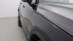 2025 (75) VOLVO XC40 2.0 B4P Ultra Dark 5dr Auto *VAT QUALIFYING* 5223452