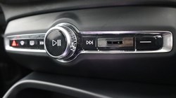2025 (75) VOLVO XC40 2.0 B4P Ultra Dark 5dr Auto *VAT QUALIFYING* 5223495