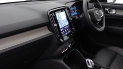 2025 (75) VOLVO XC40 2.0 B4P Ultra Dark 5dr Auto *VAT QUALIFYING* 5223478