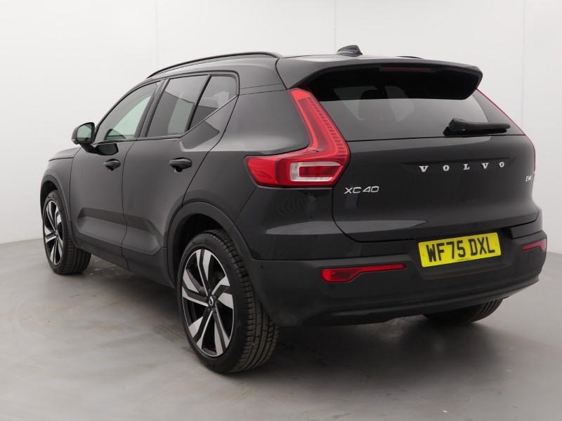 2025 (75) VOLVO XC40 2.0 B4P Ultra Dark 5dr Auto *VAT QUALIFYING* 5223445