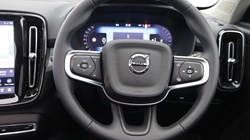 2025 (75) VOLVO XC40 2.0 B4P Ultra Dark 5dr Auto *VAT QUALIFYING* 5223485