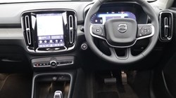 2025 (75) VOLVO XC40 2.0 B4P Ultra Dark 5dr Auto *VAT QUALIFYING* 5223484