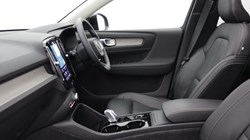 2025 (75) VOLVO XC40 2.0 B4P Ultra Dark 5dr Auto *VAT QUALIFYING* 5223463