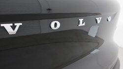 2025 (75) VOLVO XC40 2.0 B4P Ultra Dark 5dr Auto *VAT QUALIFYING* 5223454