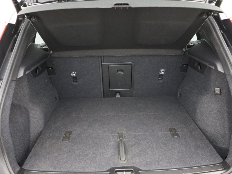 2025 (75) VOLVO XC40 2.0 B4P Ultra Dark 5dr Auto *VAT QUALIFYING* 5223459