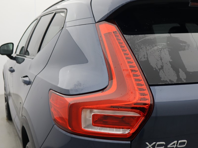 2025 (75) VOLVO XC40 2.0 B4P Ultra Dark 5dr Auto *VAT QUALIFYING* 5137945