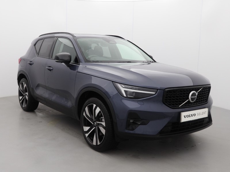 2025 (75) VOLVO XC40 2.0 B4P Ultra Dark 5dr Auto *VAT QUALIFYING*