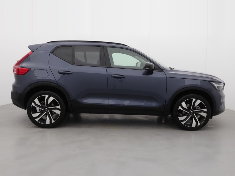 2025 (75) VOLVO XC40 2.0 B4P Ultra Dark 5dr Auto *VAT QUALIFYING* 5137936