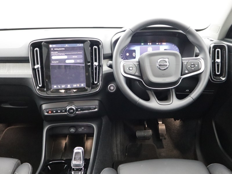 2025 (75) VOLVO XC40 2.0 B4P Ultra Dark 5dr Auto *VAT QUALIFYING* 5137967