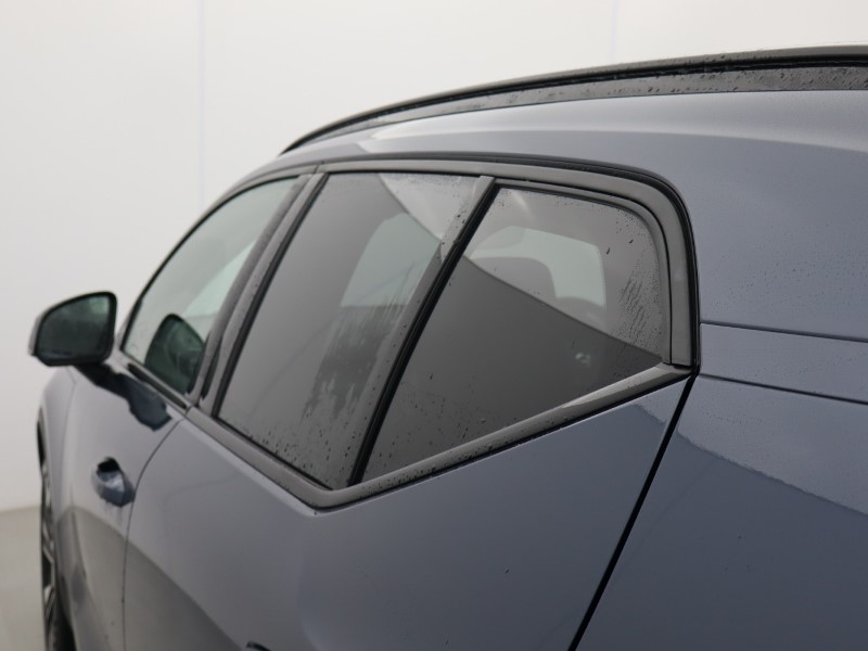 2025 (75) VOLVO XC40 2.0 B4P Ultra Dark 5dr Auto *VAT QUALIFYING* 5137950