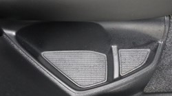 2025 (75) VOLVO XC40 2.0 B4P Ultra Dark 5dr Auto *VAT QUALIFYING* 5146989