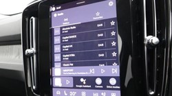 2025 (75) VOLVO XC40 2.0 B4P Ultra Dark 5dr Auto *VAT QUALIFYING* 5147001