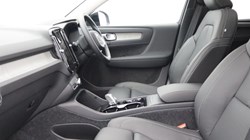 2025 (75) VOLVO XC40 2.0 B4P Ultra Dark 5dr Auto *VAT QUALIFYING* 5146974