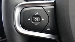 2025 (75) VOLVO XC40 2.0 B4P Ultra Dark 5dr Auto *VAT QUALIFYING* 5146996