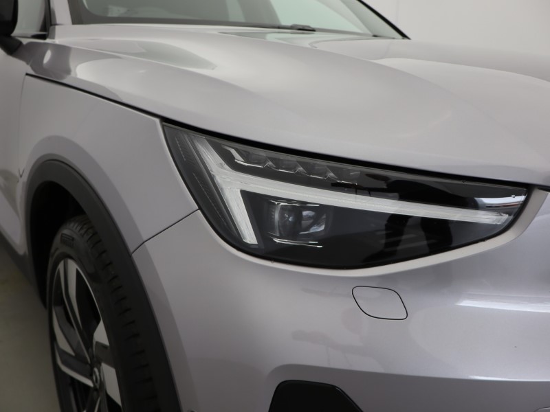 2025 (75) VOLVO XC40 2.0 B4P Ultra Dark 5dr Auto *VAT QUALIFYING* 5146960