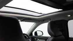 2025 (75) VOLVO XC40 2.0 B4P Ultra Dark 5dr Auto *VAT QUALIFYING* 5146985