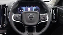 2025 (75) VOLVO XC40 2.0 B4P Ultra Dark 5dr Auto *VAT QUALIFYING* 5146995