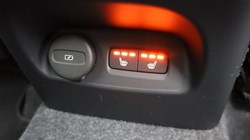 2025 (75) VOLVO XC40 2.0 B4P Ultra Dark 5dr Auto *VAT QUALIFYING* 5146993