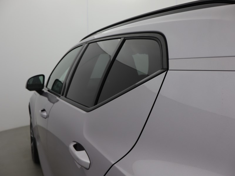 2025 (75) VOLVO XC40 2.0 B4P Ultra Dark 5dr Auto *VAT QUALIFYING* 5146971