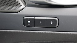 2025 (75) VOLVO XC40 2.0 B4P Ultra Dark 5dr Auto *VAT QUALIFYING* 5146980