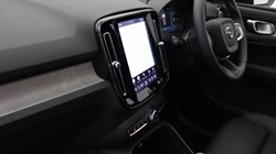 2025 (75) VOLVO XC40 2.0 B4P Ultra Dark 5dr Auto *VAT QUALIFYING* 5146988