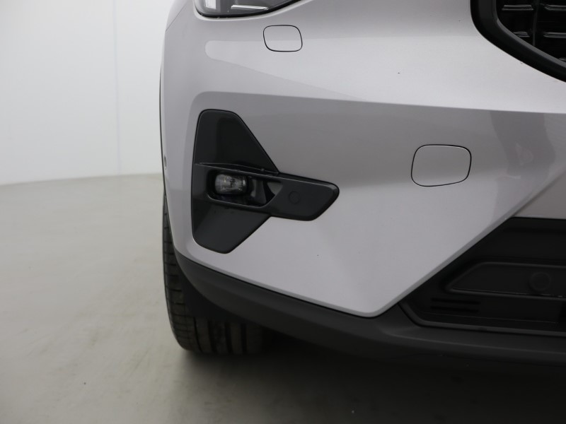 2025 (75) VOLVO XC40 2.0 B4P Ultra Dark 5dr Auto *VAT QUALIFYING* 5146964