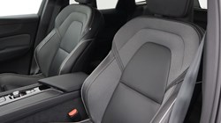 2025 (75) VOLVO XC60 2.0 B5P Plus Black Edition 5dr AWD Geartronic *VAT QUALIFYING* 5148876