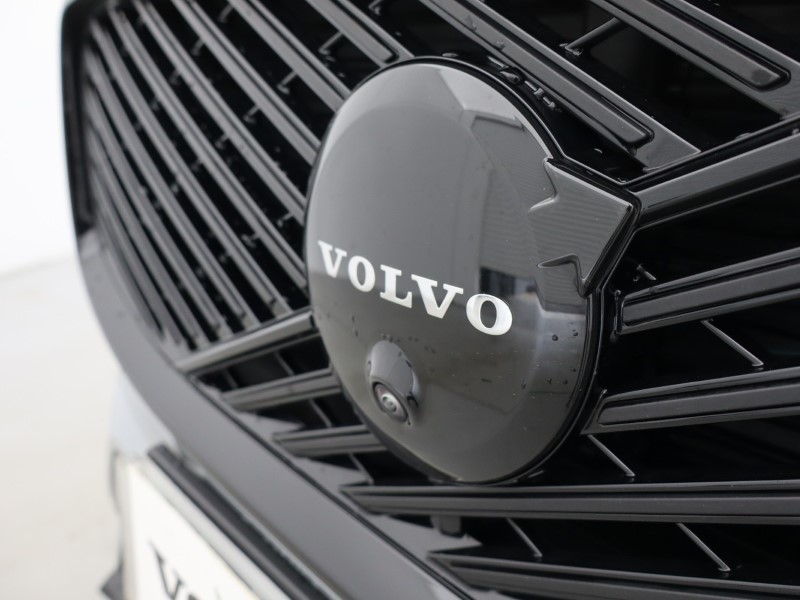 2025 (75) VOLVO XC60 2.0 B5P Plus Black Edition 5dr AWD Geartronic *VAT QUALIFYING* 5148853