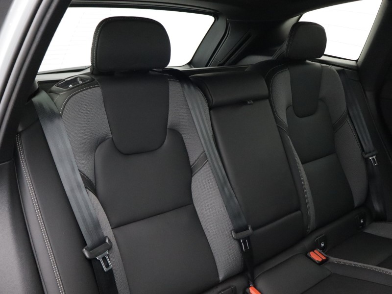 2025 (75) VOLVO XC60 2.0 B5P Plus Black Edition 5dr AWD Geartronic *VAT QUALIFYING* 5148882