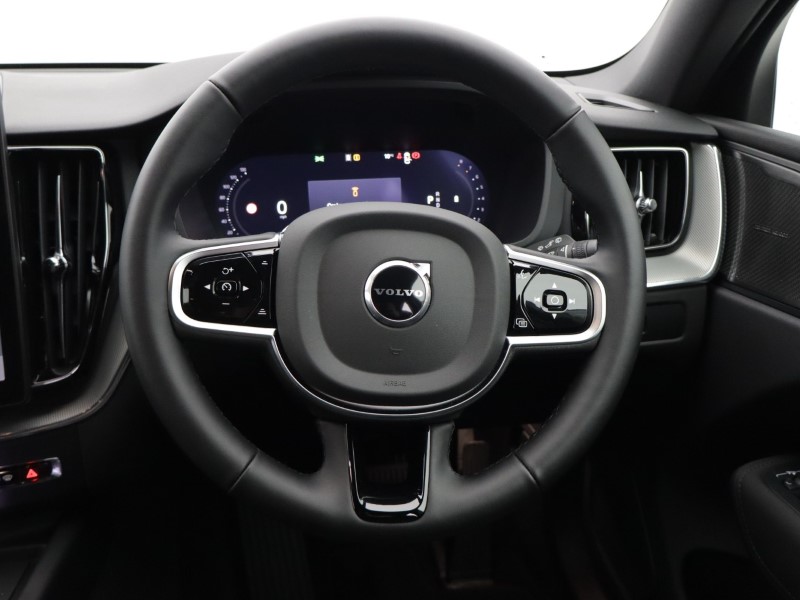 2025 (75) VOLVO XC60 2.0 B5P Plus Black Edition 5dr AWD Geartronic *VAT QUALIFYING* 5148888