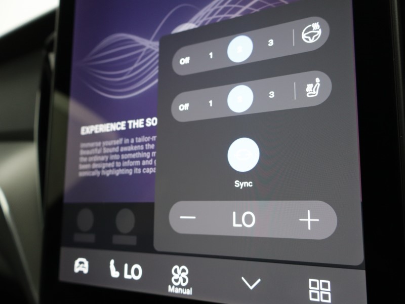 2025 (75) VOLVO XC60 2.0 B5P Plus Black Edition 5dr AWD Geartronic *VAT QUALIFYING* 5148897