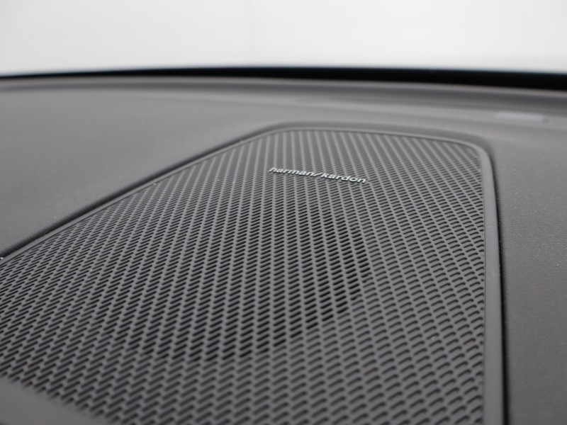 2025 (75) VOLVO XC60 2.0 B5P Plus Black Edition 5dr AWD Geartronic *VAT QUALIFYING* 5148902