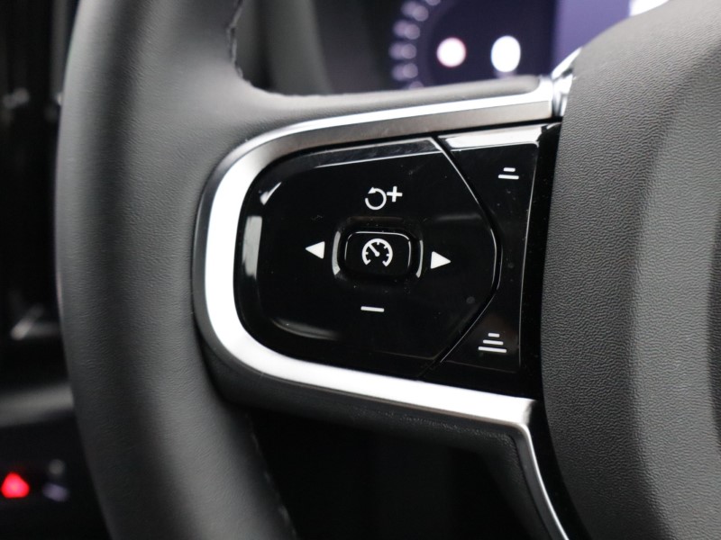 2025 (75) VOLVO XC60 2.0 B5P Plus Black Edition 5dr AWD Geartronic *VAT QUALIFYING* 5148889