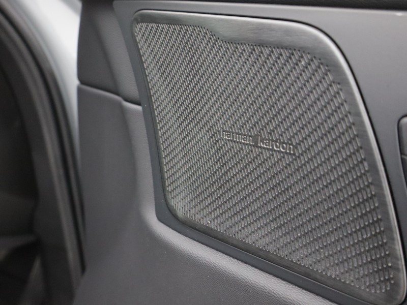 2025 (75) VOLVO XC60 2.0 B5P Plus Black Edition 5dr AWD Geartronic *VAT QUALIFYING* 5148868