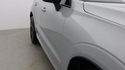 2025 (75) VOLVO XC60 2.0 B5P Plus Black Edition 5dr AWD Geartronic *VAT QUALIFYING* 5148855