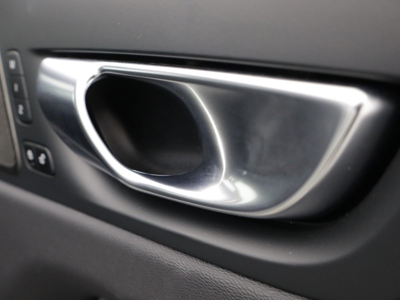 2025 (75) VOLVO XC60 2.0 B5P Plus Black Edition 5dr AWD Geartronic *VAT QUALIFYING* 5148870