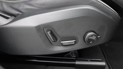 2025 (75) VOLVO XC60 2.0 B5P Plus Black Edition 5dr AWD Geartronic *VAT QUALIFYING* 5148872