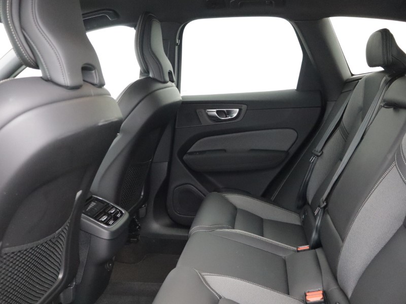 2025 (75) VOLVO XC60 2.0 B5P Plus Black Edition 5dr AWD Geartronic *VAT QUALIFYING* 5148866