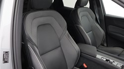 2025 (75) VOLVO XC60 2.0 B5P Plus Black Edition 5dr AWD Geartronic *VAT QUALIFYING* 5148874