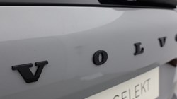 2025 (75) VOLVO XC60 2.0 B5P Plus Black Edition 5dr AWD Geartronic *VAT QUALIFYING* 5137776